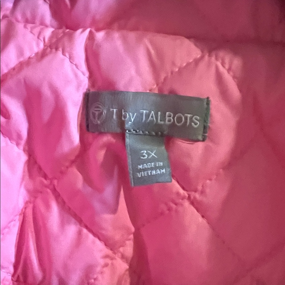 ❄️Coat Sale❄️ T by Talbots Pink Quilted Vest. - Picture 2 of 5